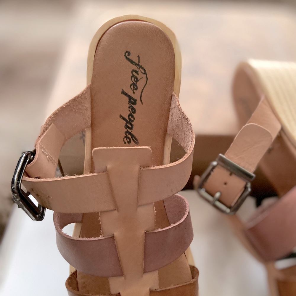 Free People Bellevue Clogs - Picture 10 of 14